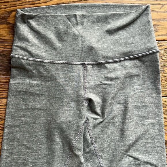 lululemon mid-Rise Pant 28" — Color Heather Medium Grey size 6 C15 - Picture 3 of 8